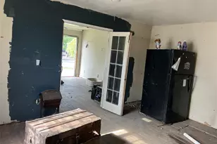 10138 Palestine St, Houston, TX 77029 - Photo 9