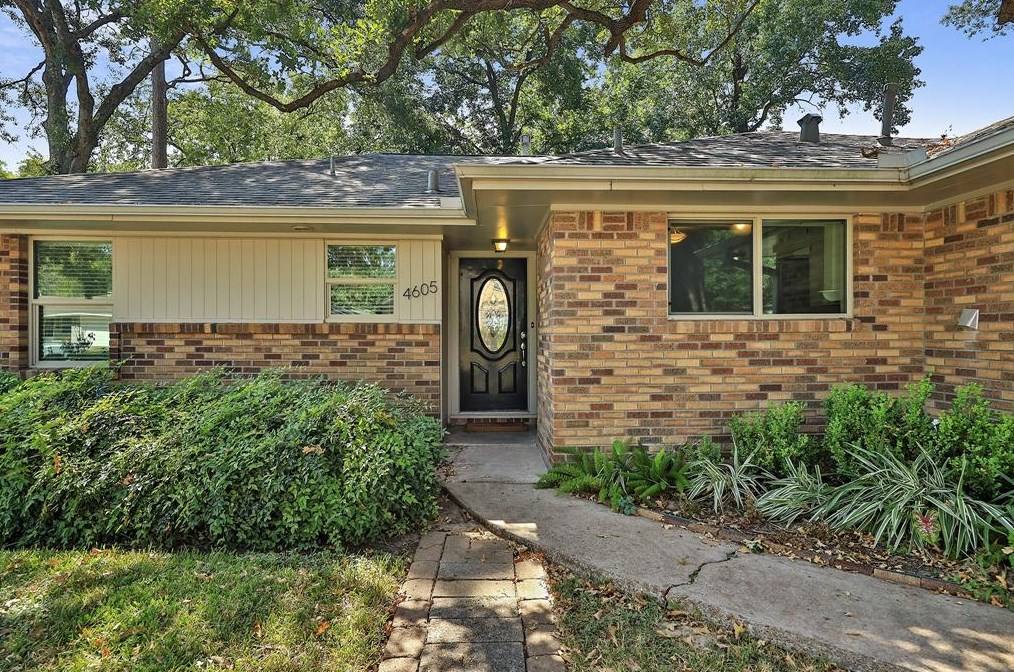 4605 Verdome Ln, Houston TX  77092-3618 exterior
