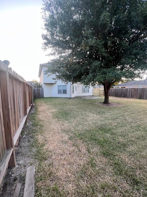 1938 Rock Rdg Dr, Houston TX  77049-1467 exterior