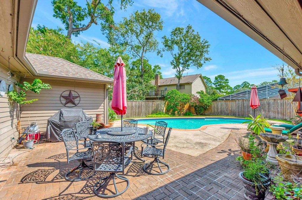 16019 Craighurst Dr, Houston TX  exterior