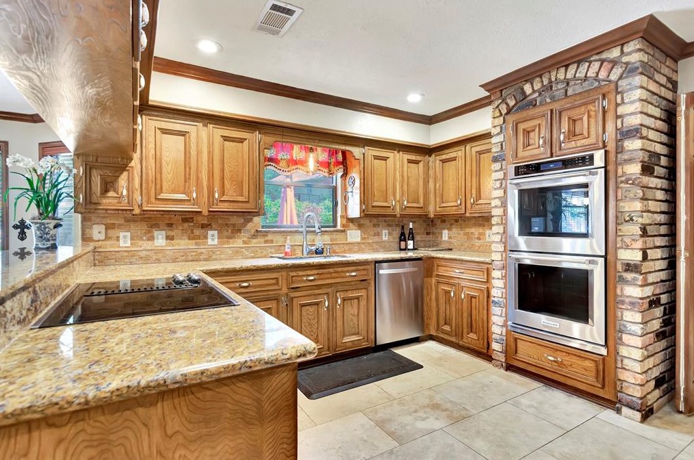 16019 Craighurst Dr, Houston TX  exterior