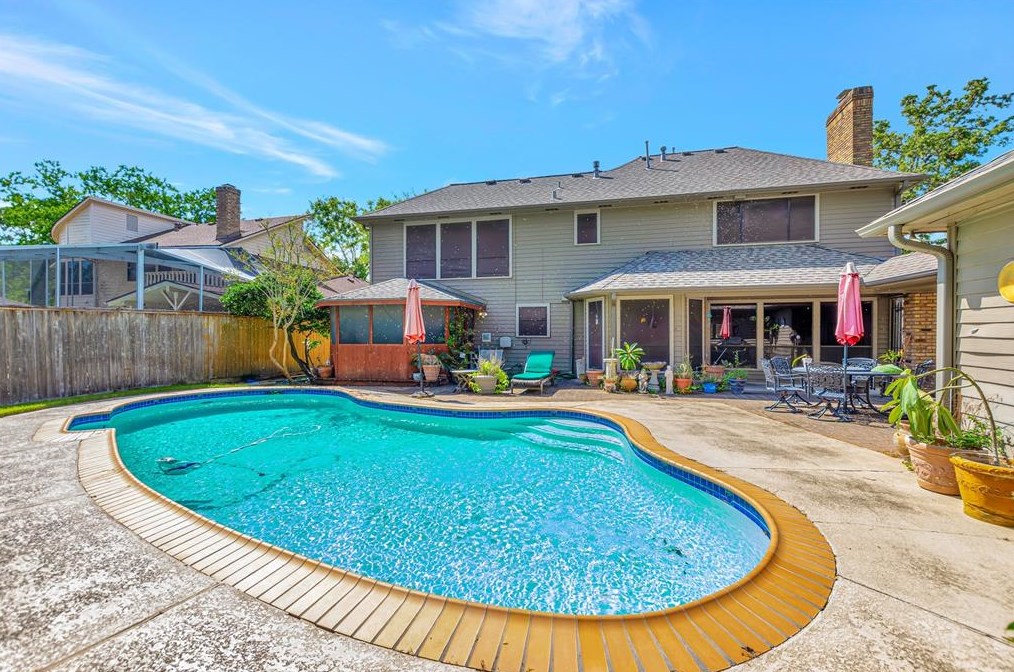 16019 Craighurst Dr, Houston TX  exterior