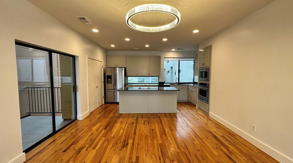 2315 Crawford St, Houston TX  77004-1017 exterior