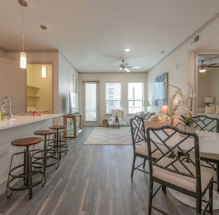 1800 St Joseph Pkwy, Houston TX 77003-5006 exterior