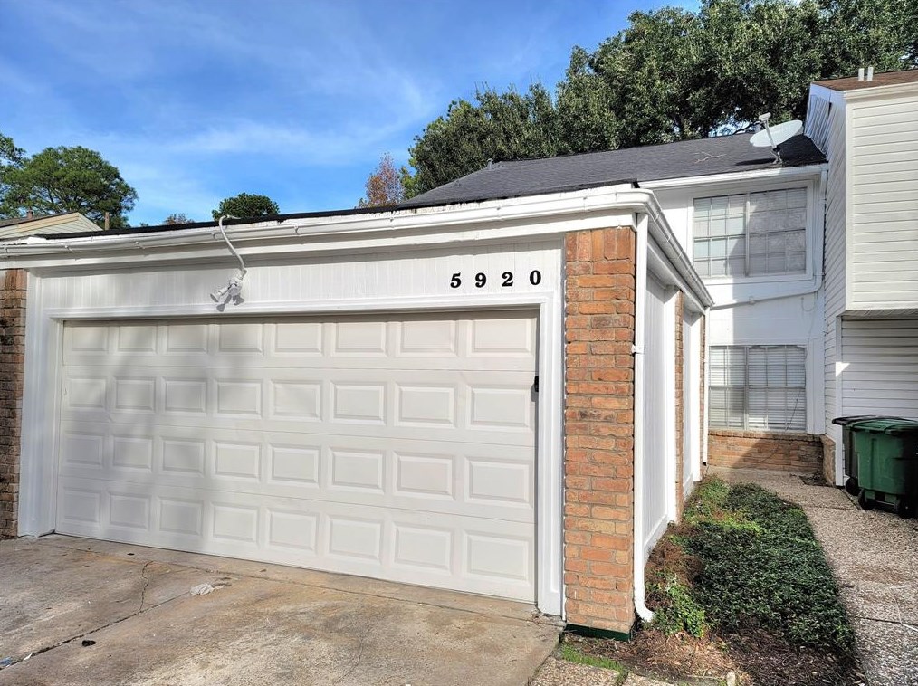 5920 Arncliffe Dr, Houston TX  77088-4235 exterior