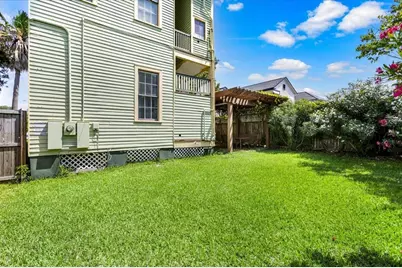 1427 Winnie Street, Galveston, TX 77550 - Photo 29