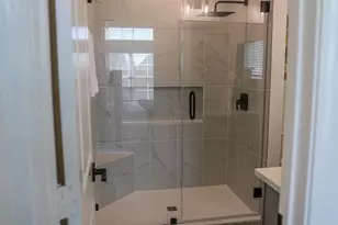 18907 Hatchville Ct, Conroe, TX 77306 - Photo 11