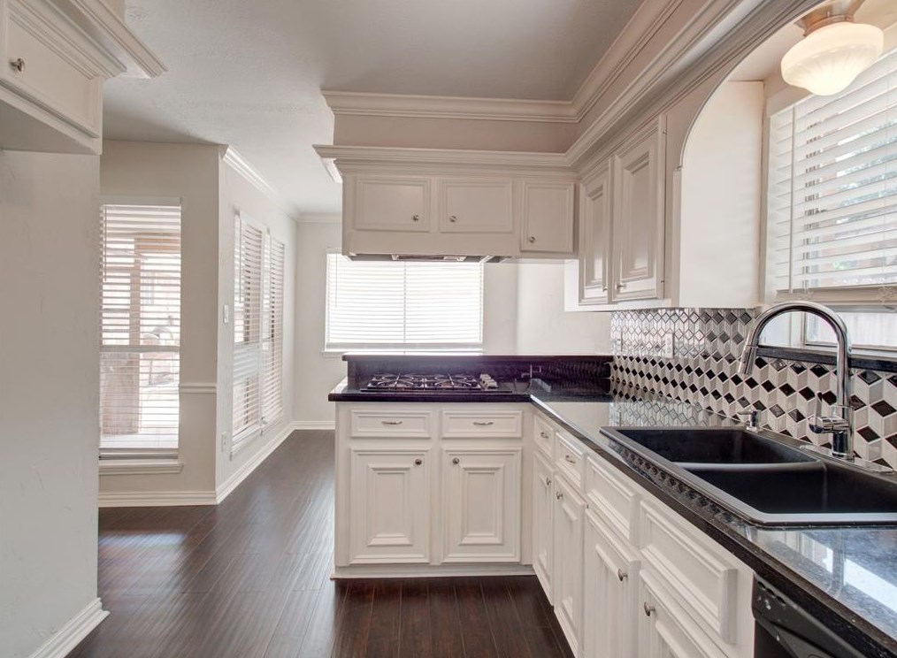 16011 Alta Mesa Dr, Houston TX  77083-1103 exterior