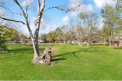 3109 Texas Avenue, Dickinson, TX 77539 - Photo 3