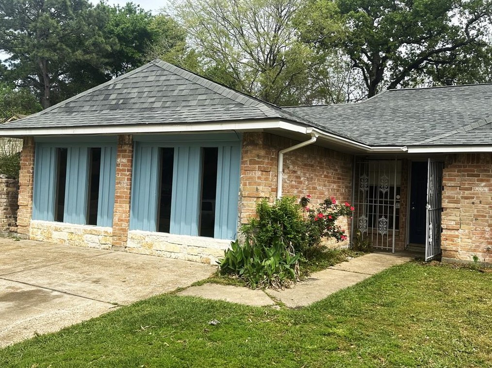 5502 Goldspier St, Houston TX  77091-5311 exterior