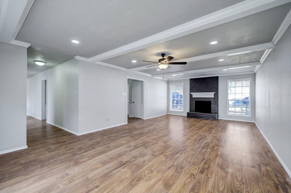 2023 Hamlin Valley Dr, Houston TX  77090-2018 exterior