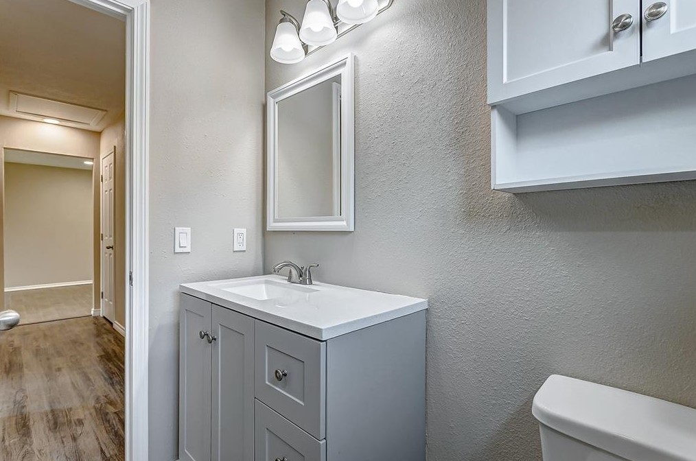 11202 Ensbrook Dr, Houston TX 77099-4707 exterior