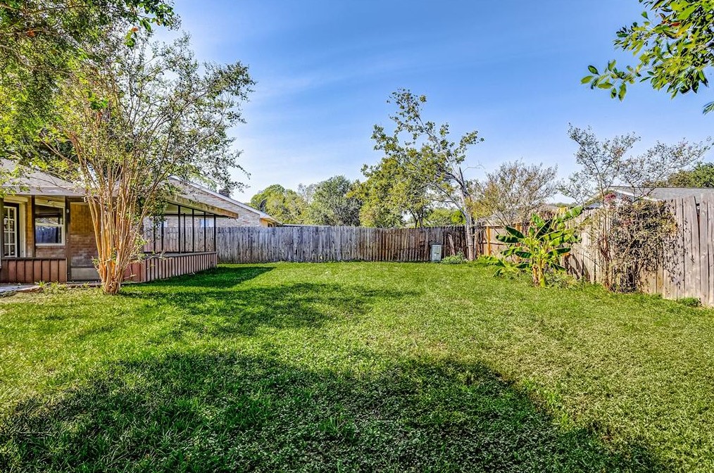 11202 Ensbrook Dr, Houston TX 77099-4707 exterior