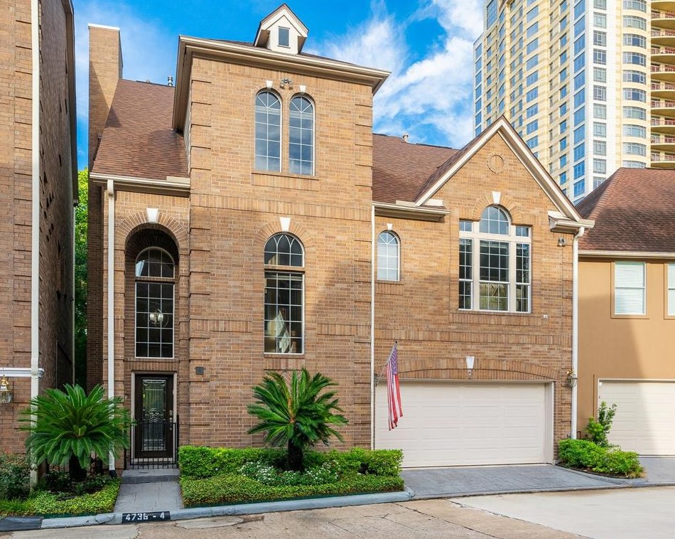 4736 Post Oak Timber Dr, Houston TX  77056-2254 exterior