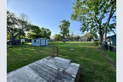 813 Humphrey, Palacios, TX 77465 - Photo 13