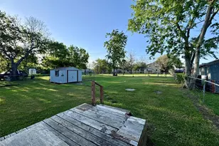 813 Humphrey, Palacios, TX 77465 - Photo 13