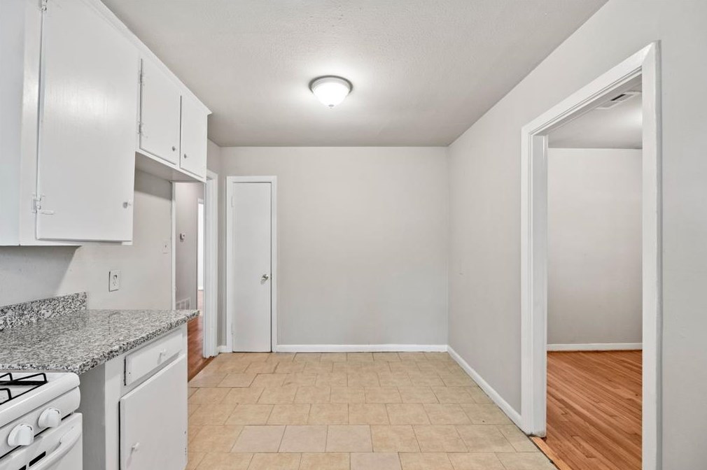 2722 Dragonwick Dr, Houston TX  77045-4704 exterior