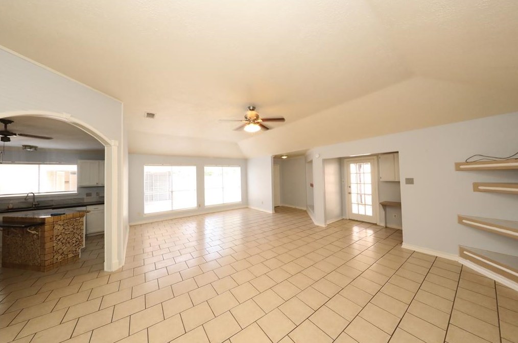 16103 Camino Del Sol Dr, Houston TX  77083-3922 exterior