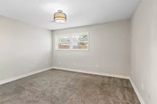 5000 Old Castle Ln, Dickinson, TX 77539 - Photo 11