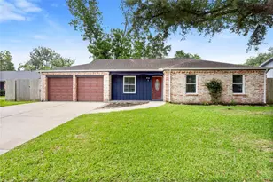 5000 Old Castle Ln, Dickinson, TX 77539 - Photo 1