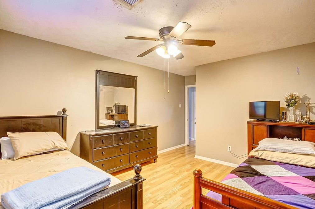 2213 Cherry Ln, Pasadena TX 77502-4043 exterior