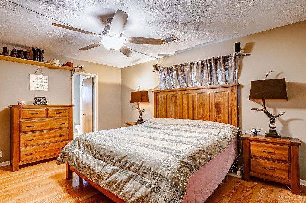 2213 Cherry Ln, Pasadena TX 77502-4043 exterior