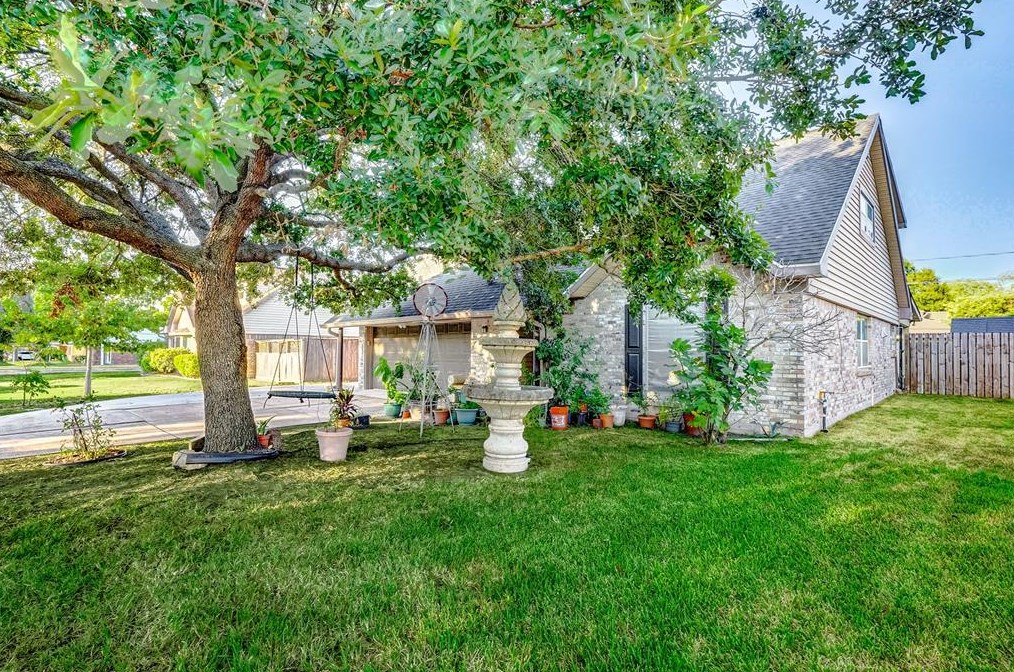 2213 Cherry Ln, Pasadena TX 77502-4043 exterior