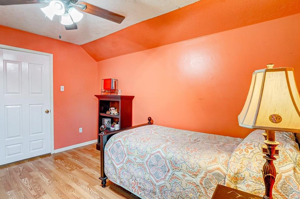 2213 Cherry Ln, Pasadena TX 77502-4043 exterior