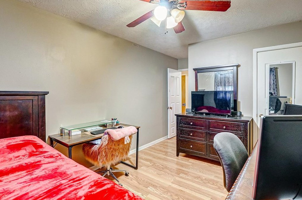 2213 Cherry Ln, Pasadena TX 77502-4043 exterior