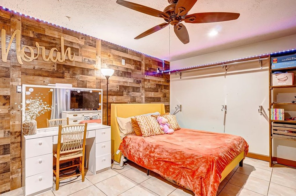 2213 Cherry Ln, Pasadena TX 77502-4043 exterior