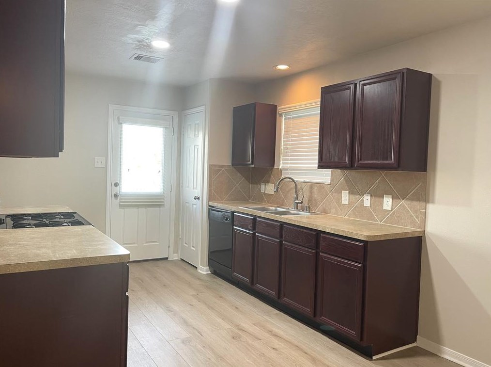 21527 Falvel Misty Dr, Spring TX  77388-2513 exterior
