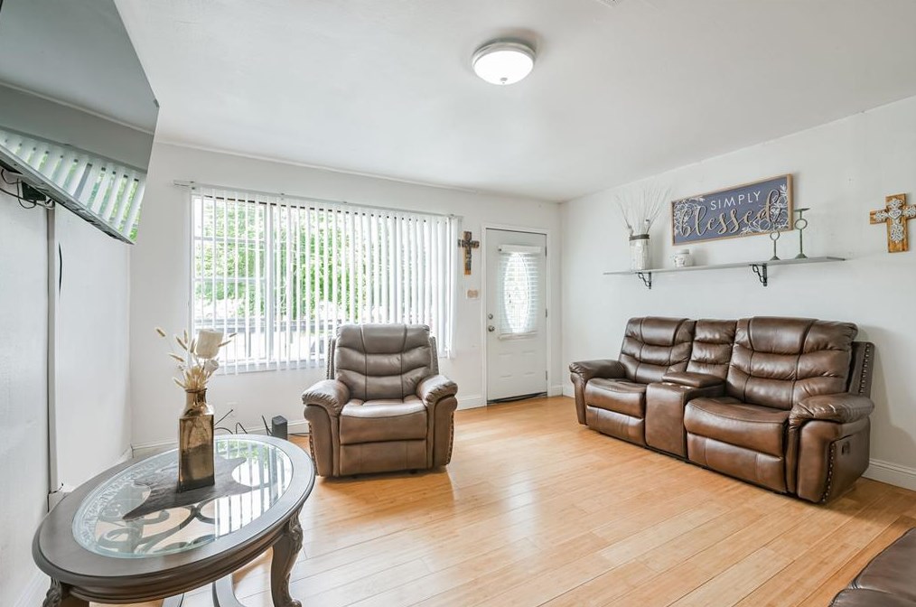 9902 Cargill St, Houston TX  77029-3510 exterior