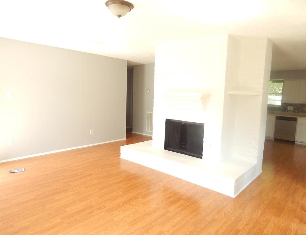 7507 Mesones Dr, Houston TX  77083-3725 exterior
