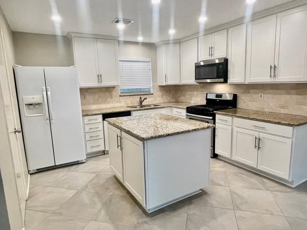 13 Maywind Ct, Spring TX  77381-3716 exterior