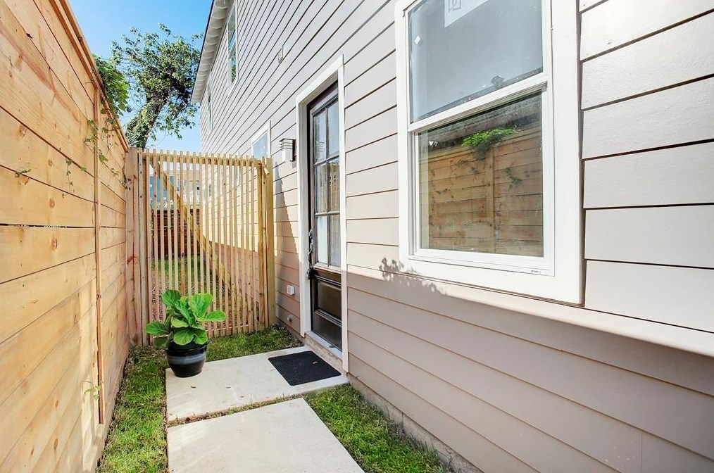 3903 Hain St, Houston TX  77009-4732 exterior