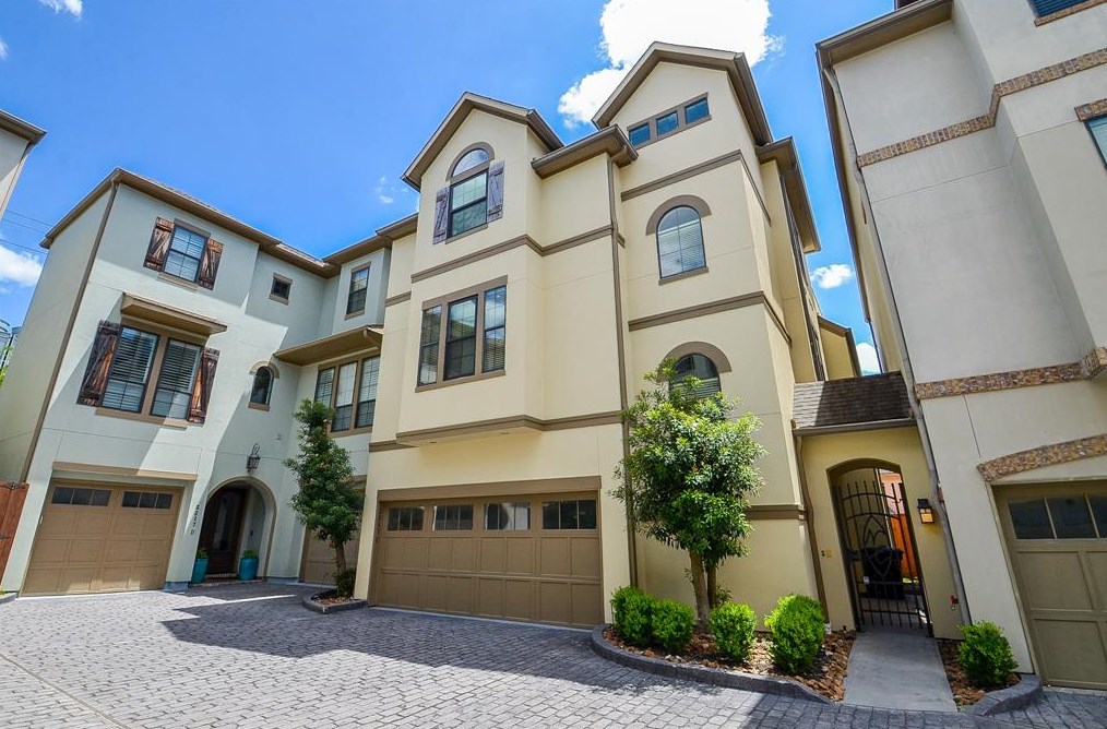 2217 Nantucket Dr, Houston TX  77057-2907 exterior