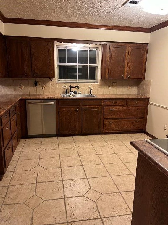 2013 Memorial Ct, Pasadena TX 77502-5612 exterior