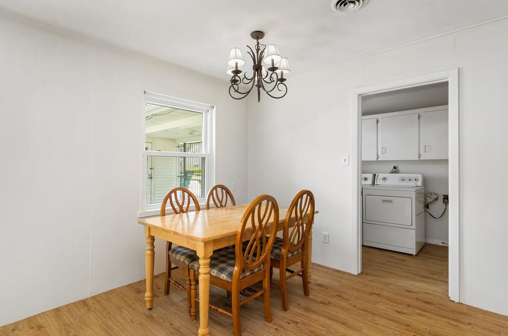 5447 Yarwell Dr, Houston TX  77096-5313 exterior