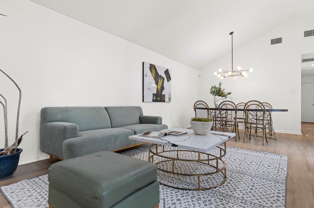 2019 Wilcrest Dr, Houston TX  77042-2639 exterior