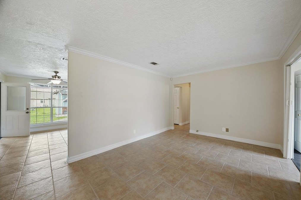 5619 Ashburn St, Houston TX  77033-3214 exterior