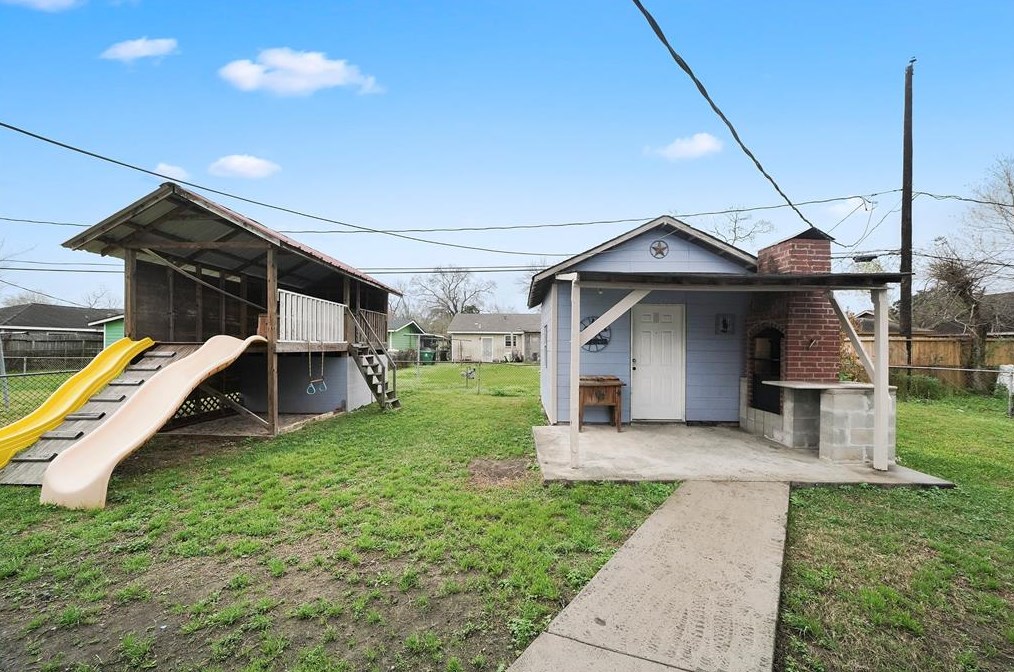 5619 Ashburn St, Houston TX  77033-3214 exterior