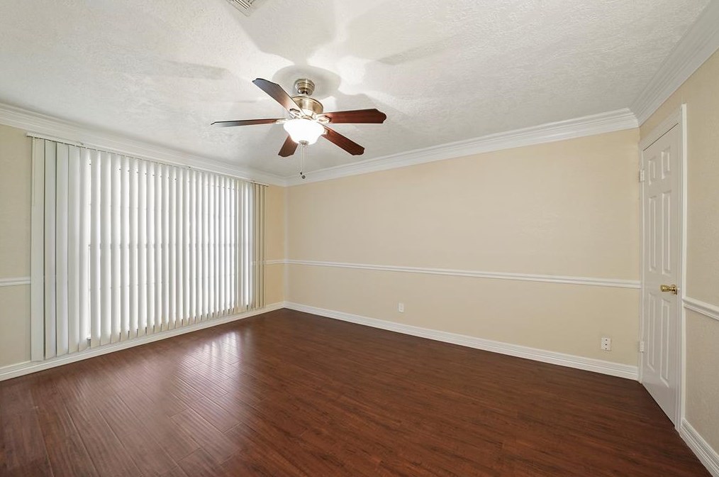 5619 Ashburn St, Houston TX  77033-3214 exterior