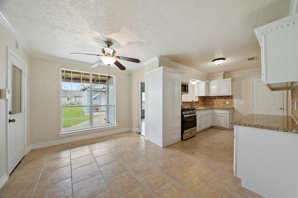 5619 Ashburn St, Houston TX  77033-3214 exterior