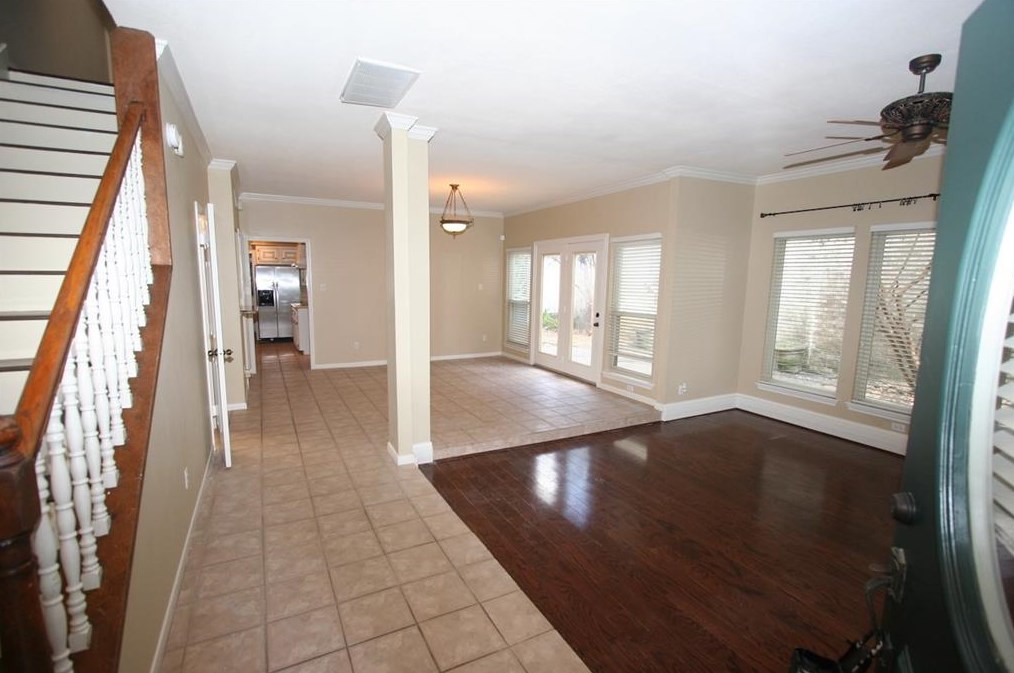 6739 Tournament Dr, Houston TX  77069-1211 exterior