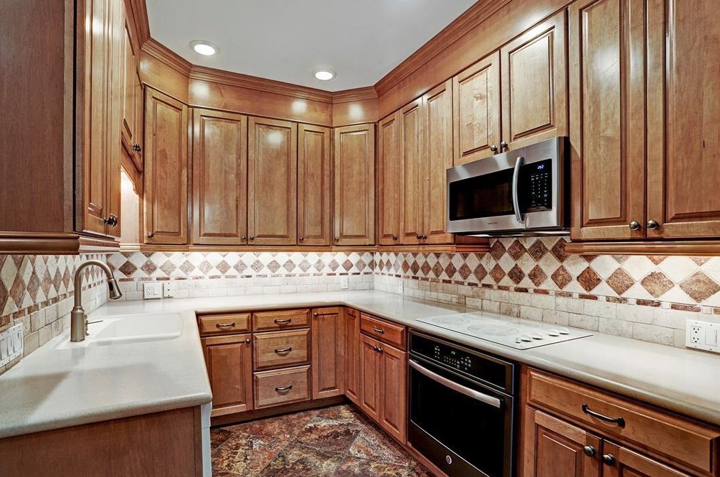 3664 Lake St, Houston TX  77098-5520 exterior