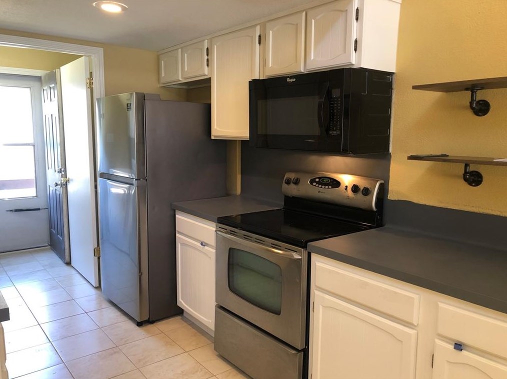 18 April Pt Dr, Montgomery TX 77356-8873 exterior