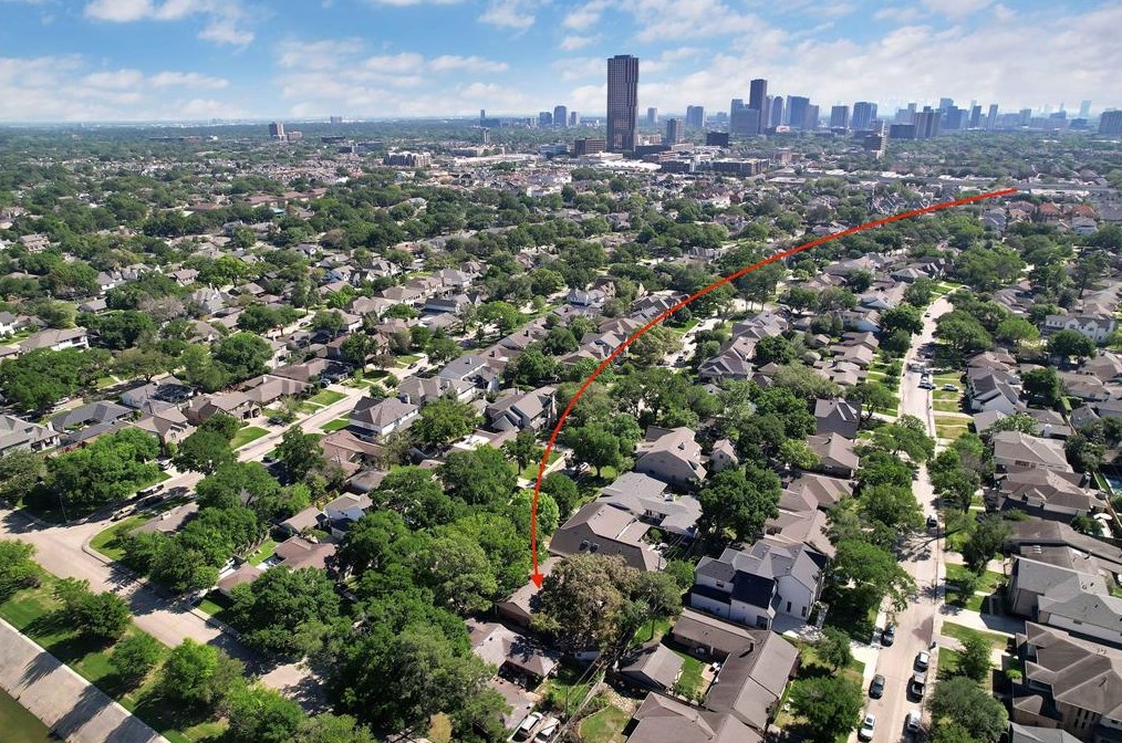 6261 Olympia Dr, Houston TX  77063-1921 exterior