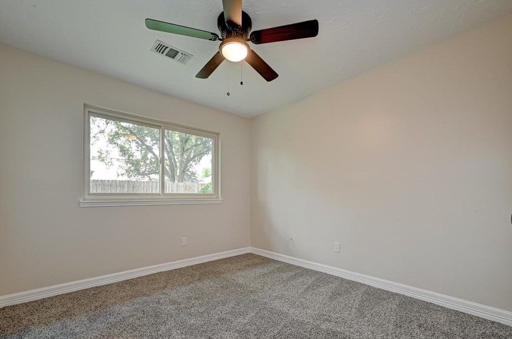 6111 Egypt Dr, Pasadena TX 77505-4017 exterior