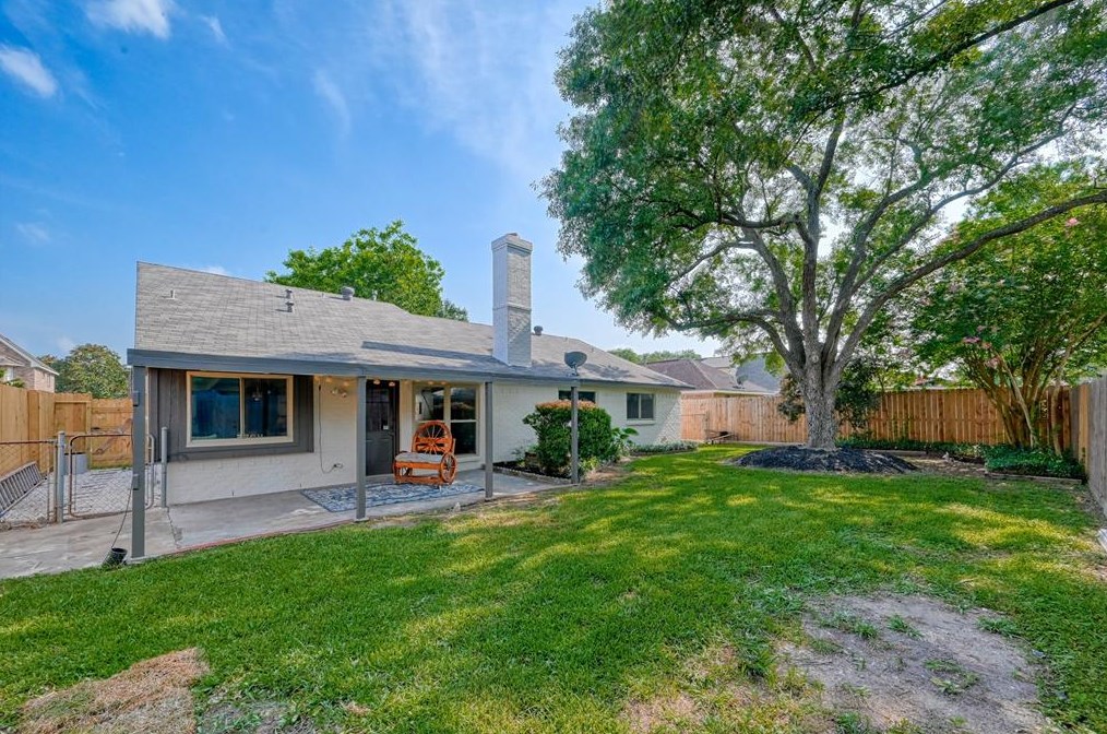 6111 Egypt Dr, Pasadena TX 77505-4017 exterior