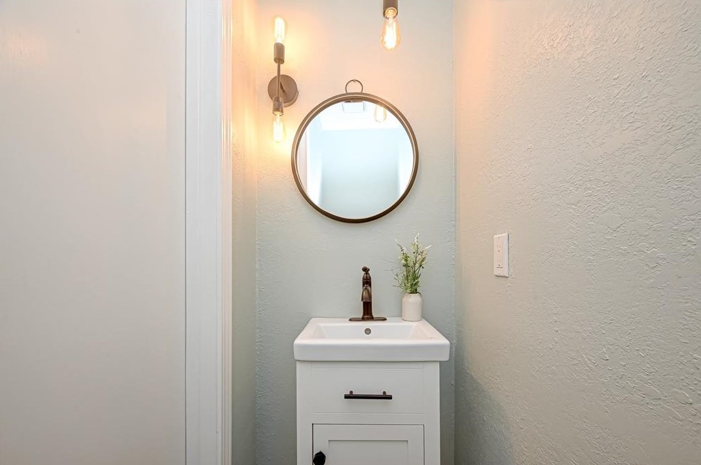 6111 Egypt Dr, Pasadena TX 77505-4017 exterior